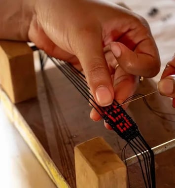 Atelier tissage de bijoux en perles