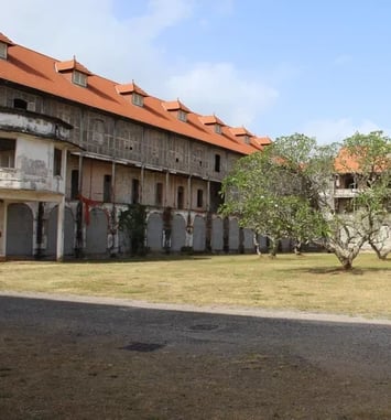Vini gadé to péyi : l'ancien hôpital Jean-Martial